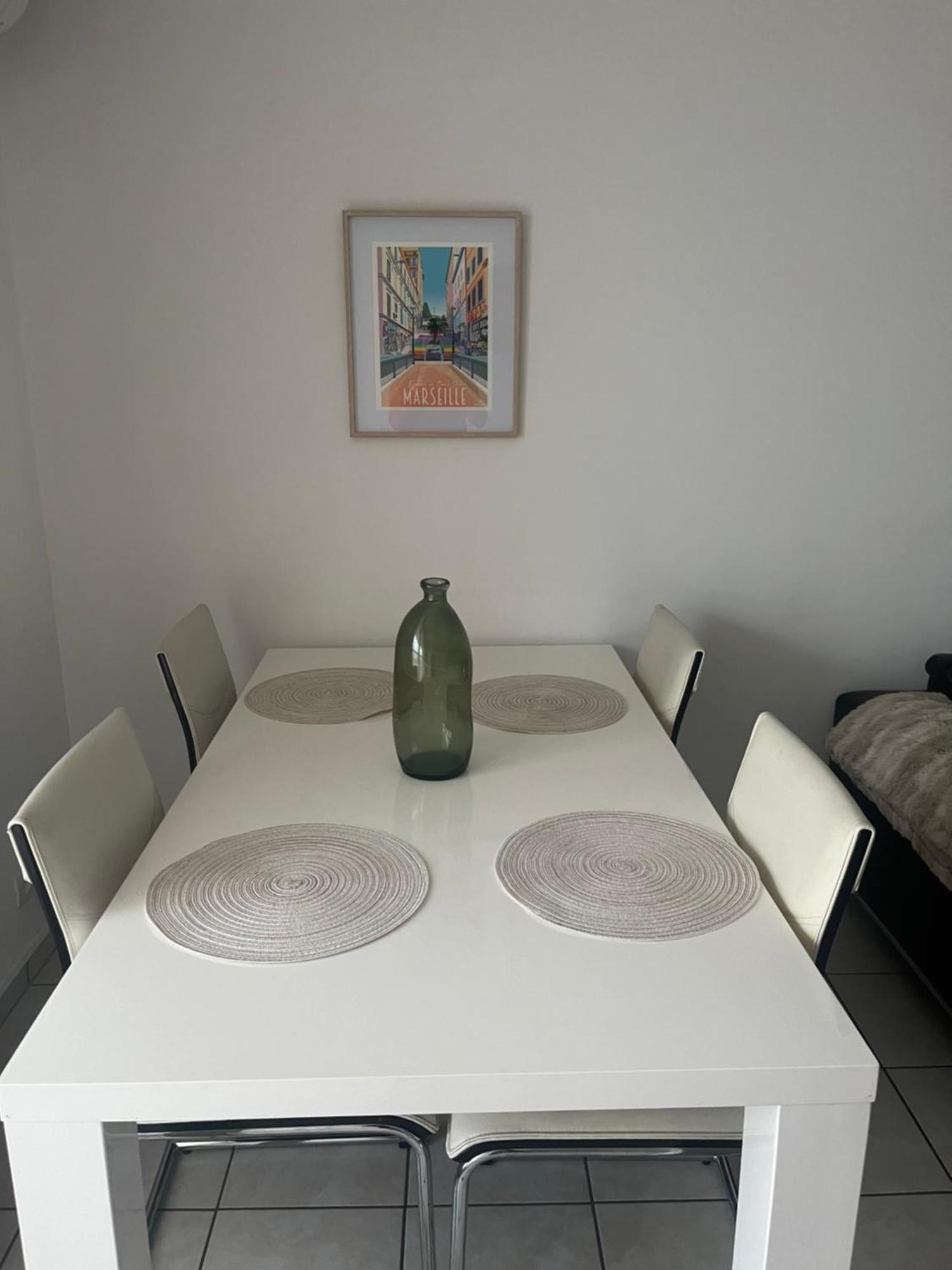Appart T3 Proche Metro -Draps Et Serviettes Inclus Marselha Exterior foto
